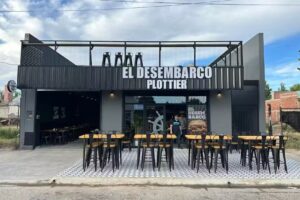 El Desembarco Plottier