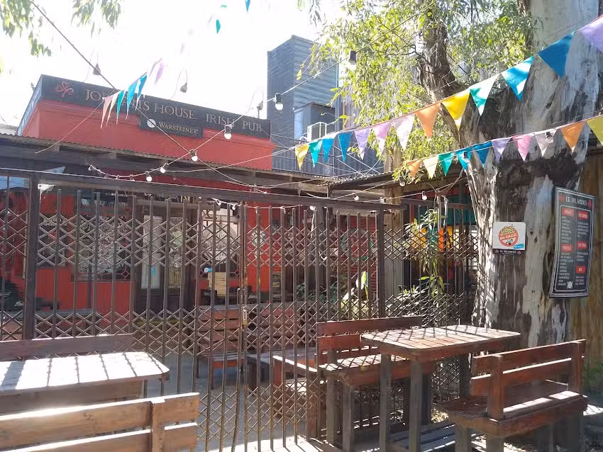 El Irland&eacute;s Irish Pub