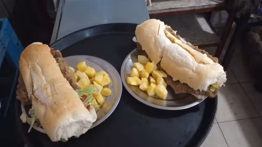 El Porte&ntilde;o cafeteria- bar