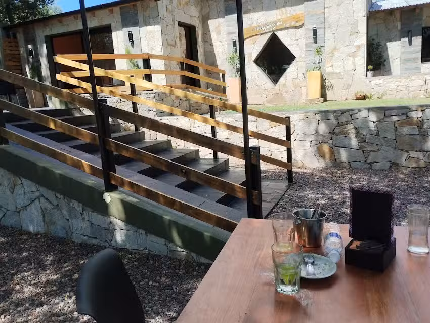 El Rancho Bar y Grill El volcan