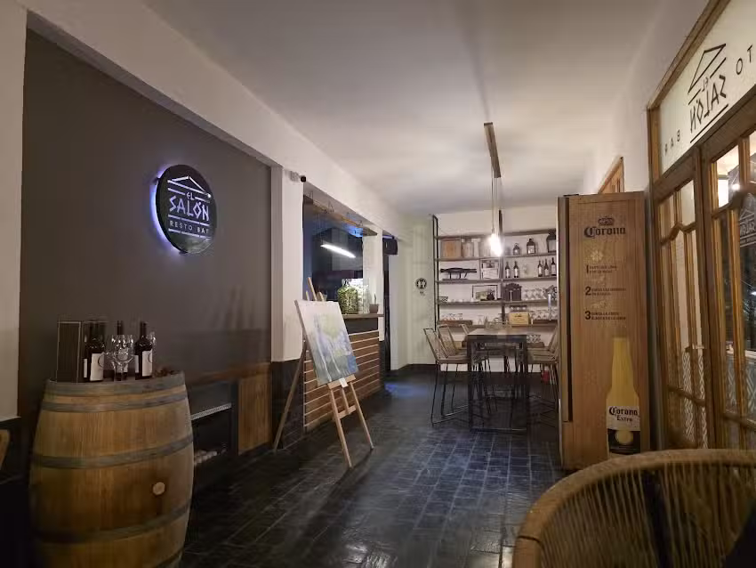 El Sal&oacute;n Resto Bar