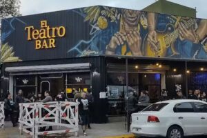 El Teatro Bar