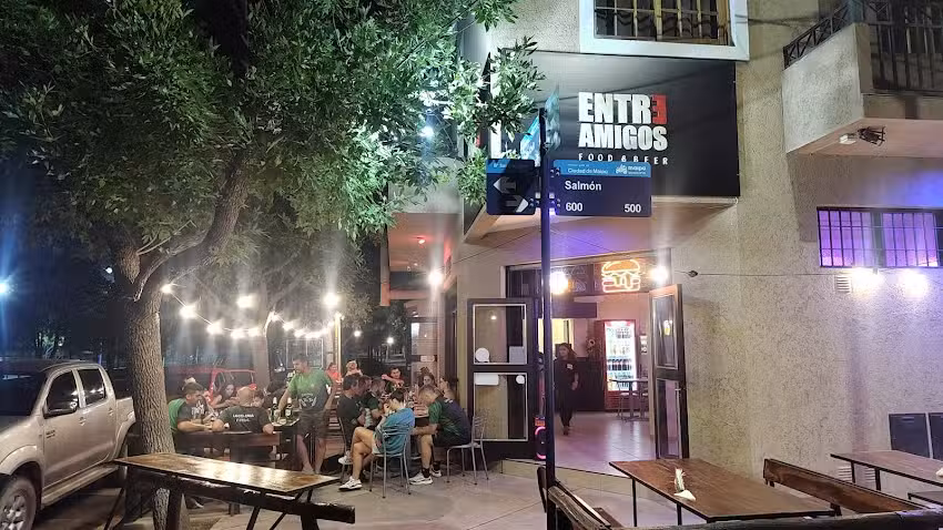 ENTRE AMIGOS food and beer