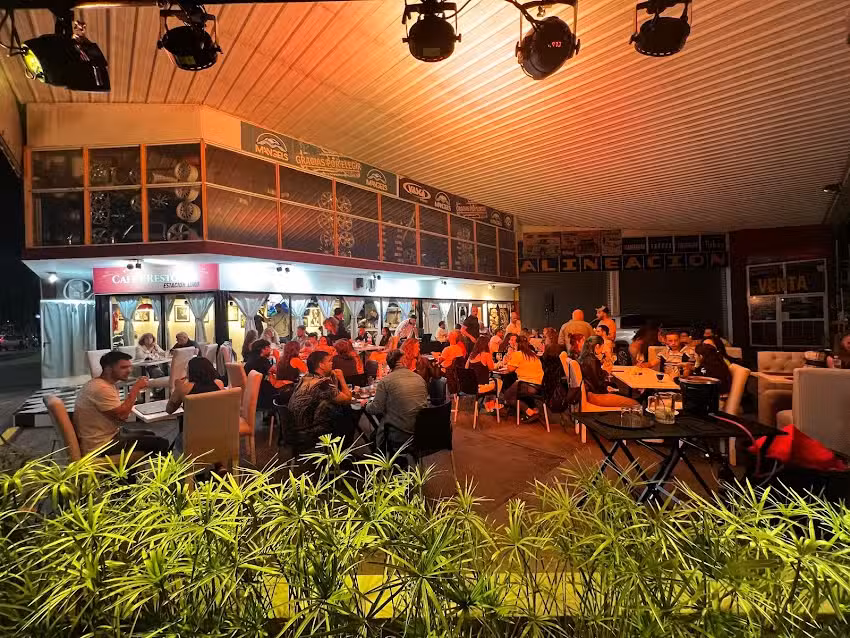 Estaci&oacute;n Luro: Pizza Restobar