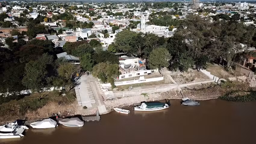 Estaci&oacute;n N&aacute;utica. Guarder&iacute;a y bajada de embarcaciones