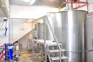 Fabrica de Cerveza Artesanal Back