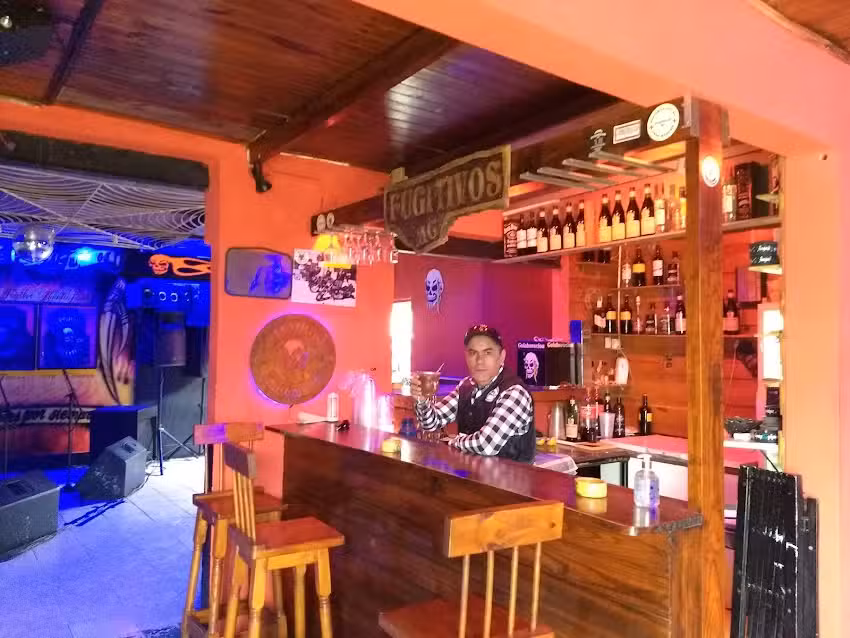 FUGITIVOS MC CLUB HOUSE