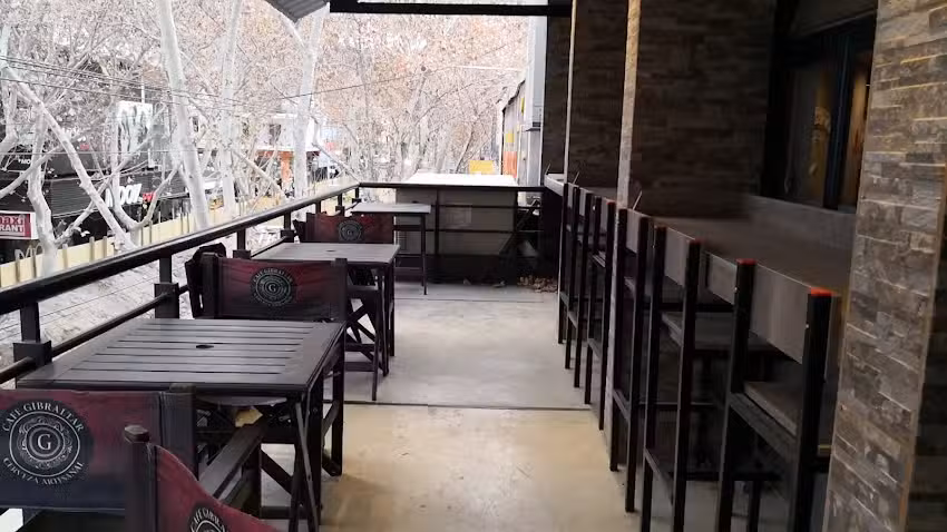 Gibraltar Caf&eacute; Bar