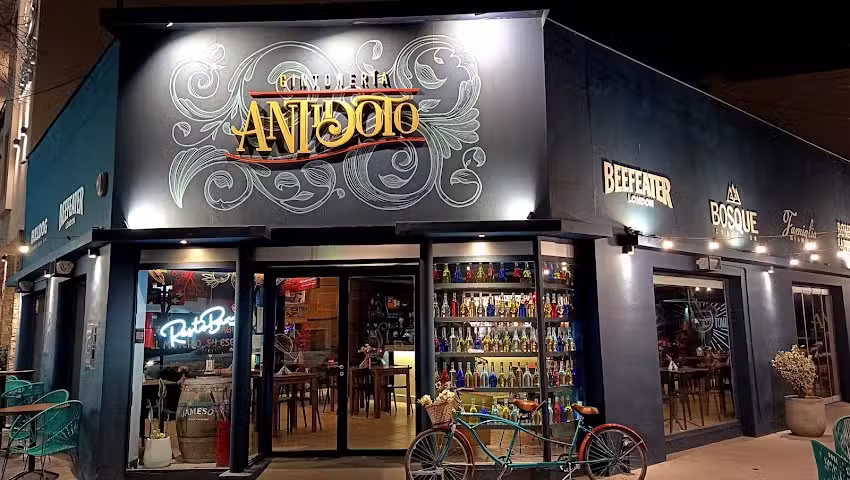 Gintoneria y Rest&oacute; Antidoto (Centro de San Rafael)