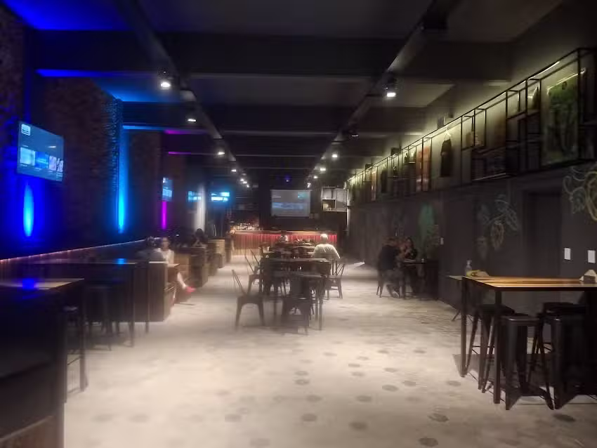 Gl&uuml;ck Bodeg&oacute;n & Microteatro &ndash; Villa Urquiza