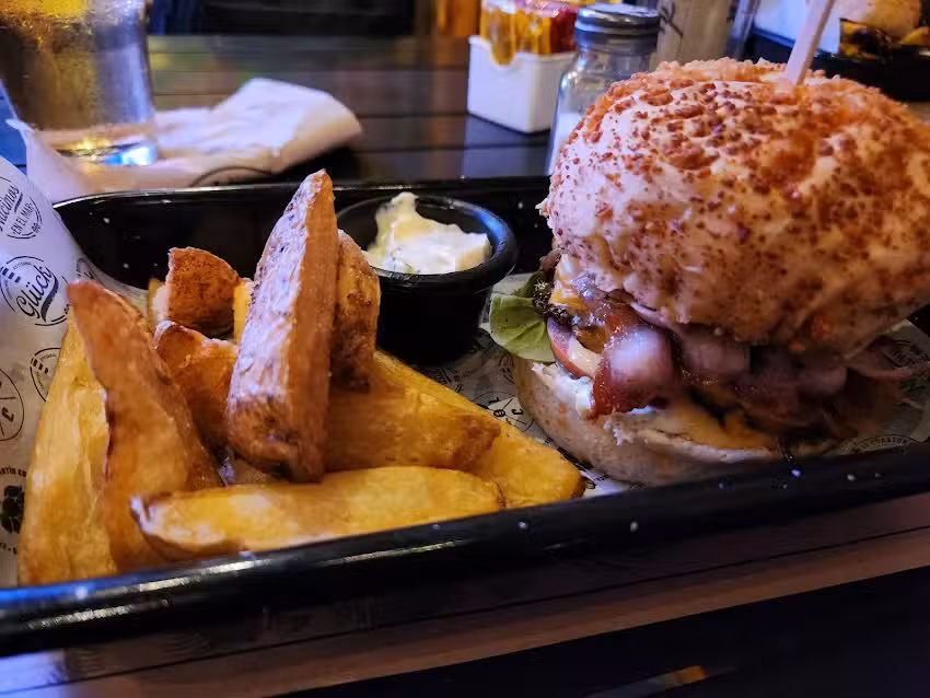 Gl&uuml;ck Cervecer&iacute;a &ndash; Caballito