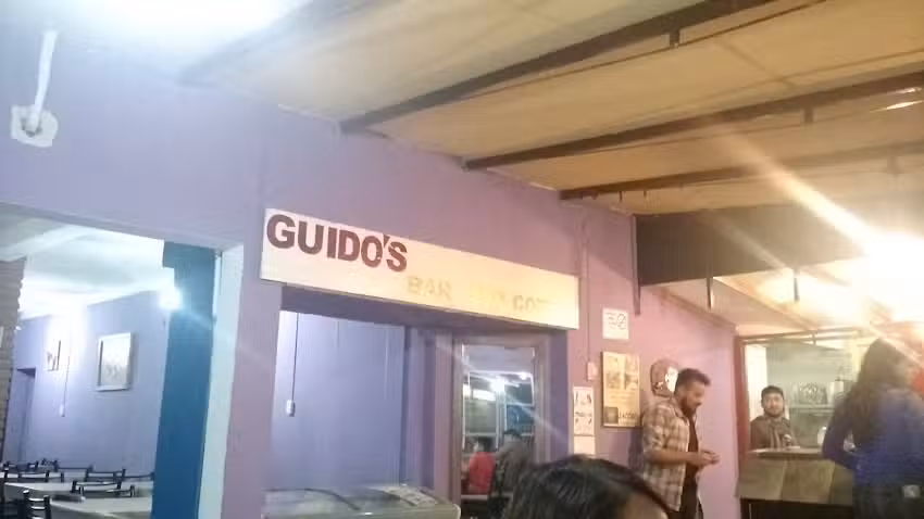 Guidos Bar