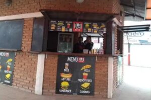 Hamburguesería y Panchería DUFF