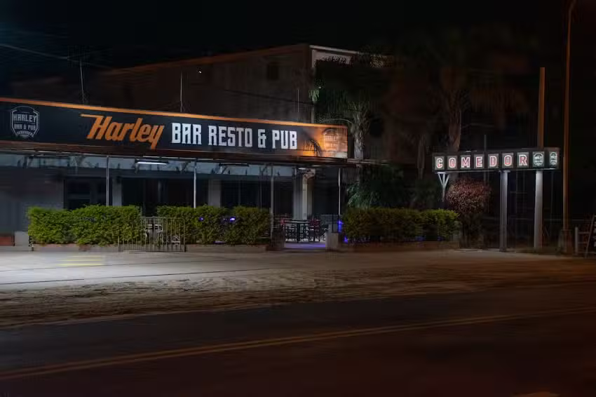 HARLEY BAR PUB