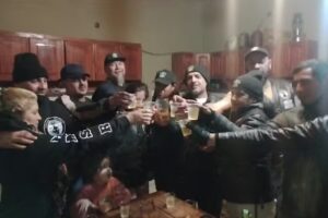 HERMANOS MOTEROS SIN RUMBO