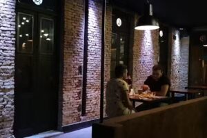 Hook Bar Luj&aacute;n