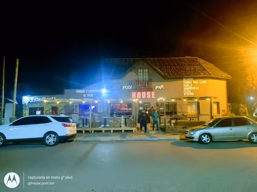 HOUSE Restaurante Parrilla Pool Bar