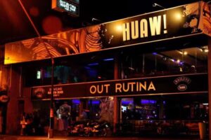 Huaw Bowling Bar