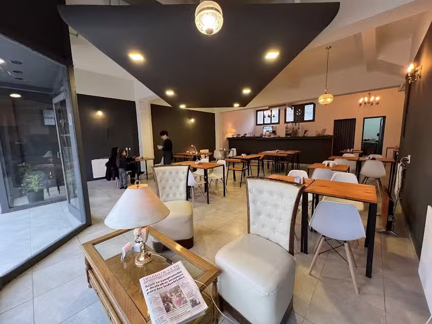 Hurtado Caf&eacute; Bar