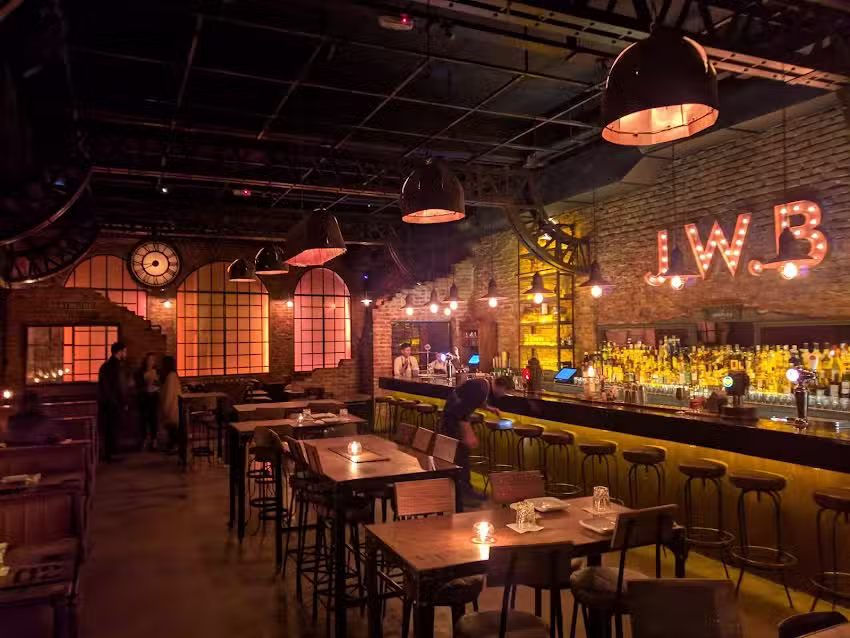 J. W. Bradley Ltd. &ndash; Orient Express Speakeasy Hidden Bar