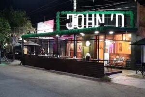 John&rsquo;D Rest&oacute; Bar