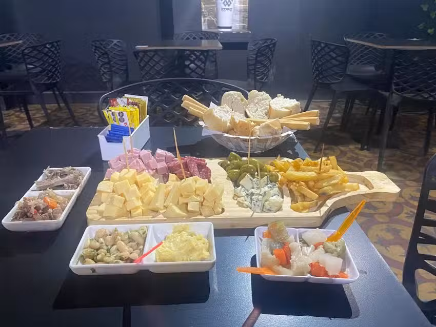 Karma Caf&eacute; Restobar