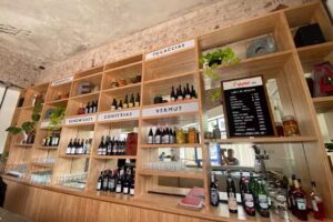 L&rsquo;aper&oacute; Bar