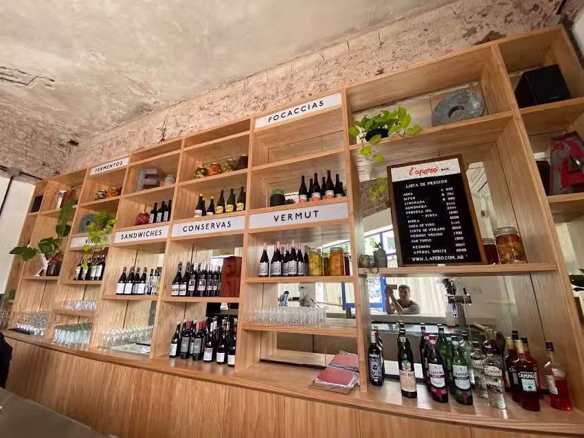 L&rsquo;aper&oacute; Bar