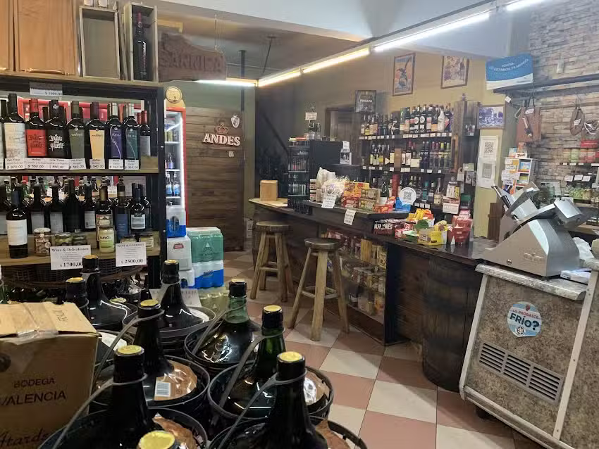 LA BARRICA VINOTECA