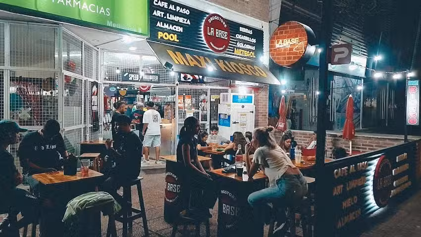 LA BASE DRUGSTORE 24hs