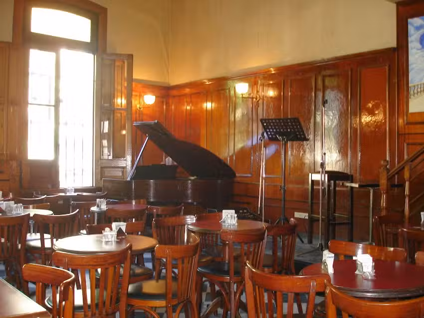 La Bohemia Caf&eacute; Concert