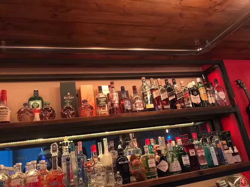 La Ca&ntilde;ada Bar