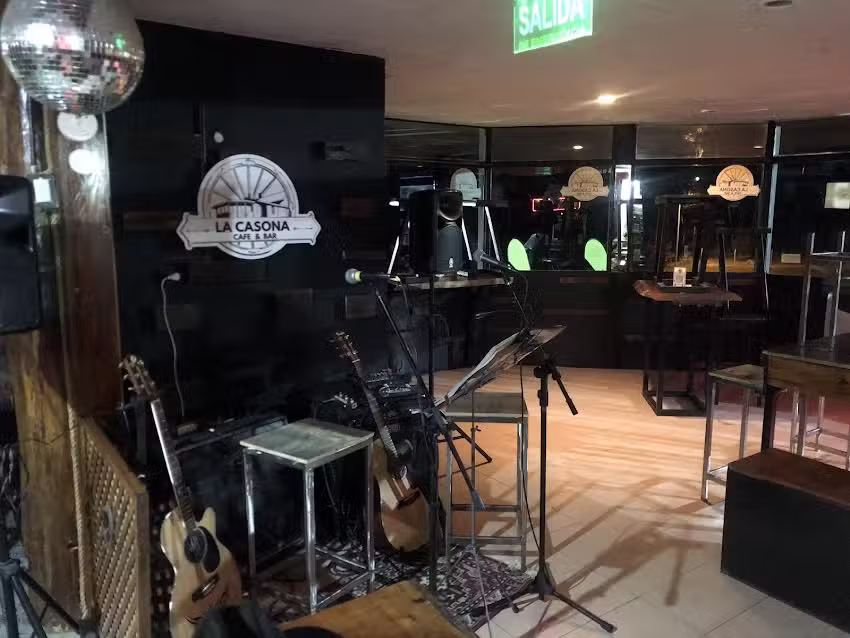 La casona cafe & bar