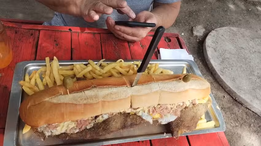 La cocina de mam&aacute; (food truck)