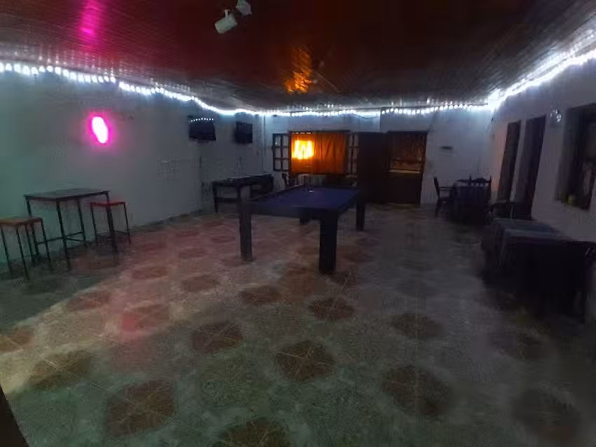 LA &Eacute;LITE RESTOBAR