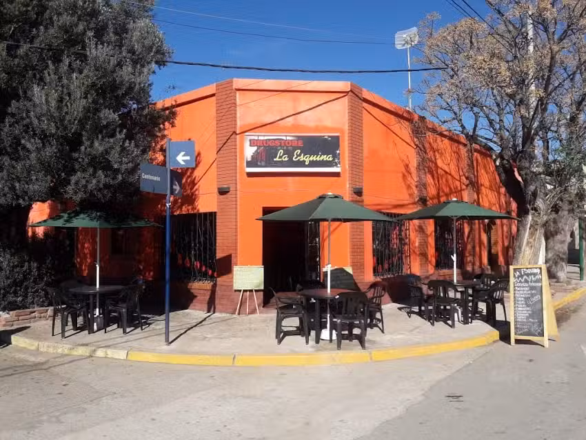 La Esquina Resto-Bar