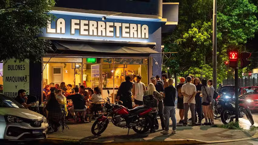 La Ferreter&iacute;a Bar