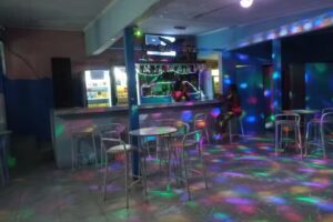 La gaviota pool y bar