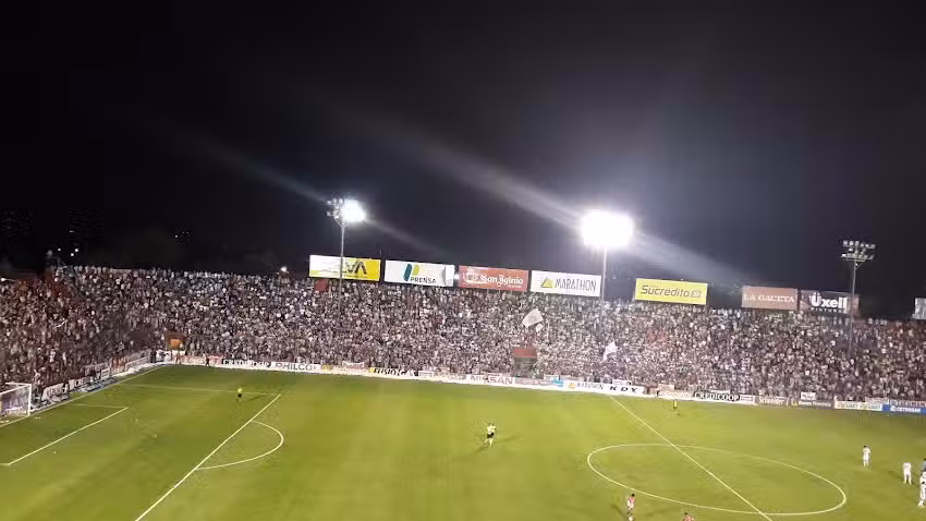LA PREVIA DEL SANTO