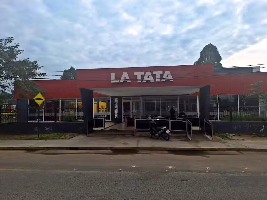 La Tata Restobar