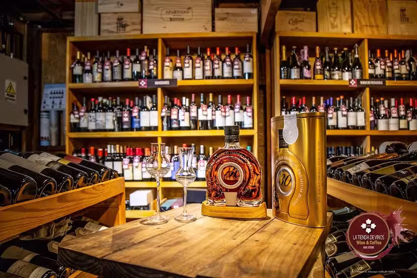 La Tienda de Vinos Wine Store, Terru&ntilde;o Wine and Cocktail Bar