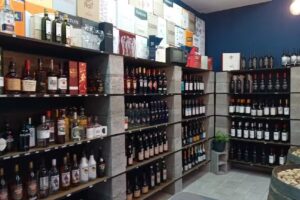 LA VECINDAD | Casa de bebidas y vinoteca