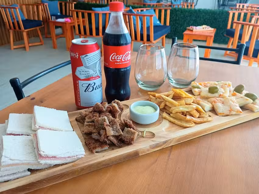 Lino &ndash; Bar & Caf&eacute;