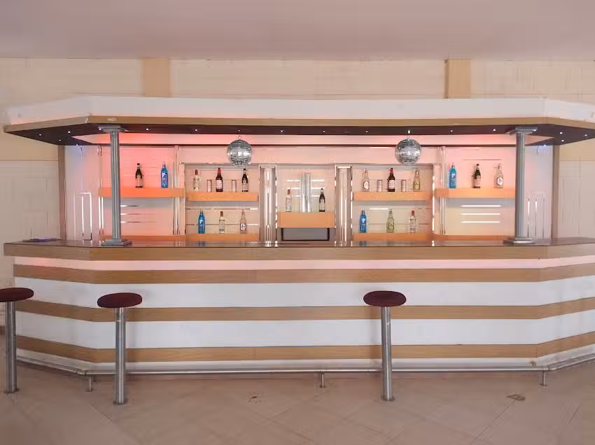 Los Algarrobos Bar Pool