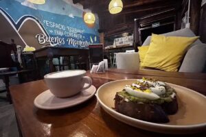 Los Arroyos cafe bar