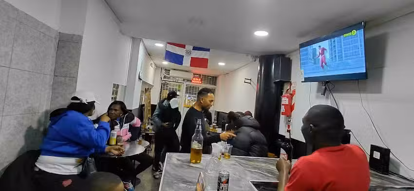 Los Famosos Bar Dominicano