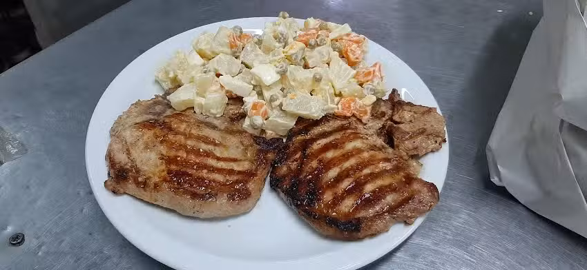 Los Mandarines Cafe , Bar