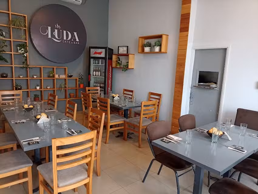 Luda caf&eacute;-bar-delivery
