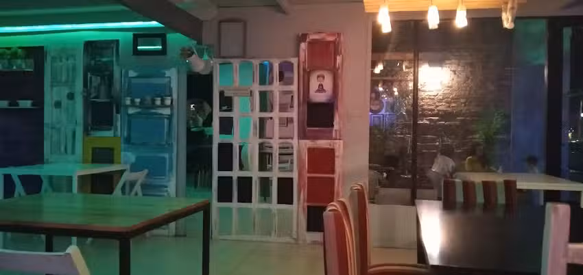 Marab&uacute; rustic bar