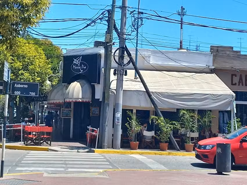 Mar&iacute;a Pia &ndash; Cafe/bar